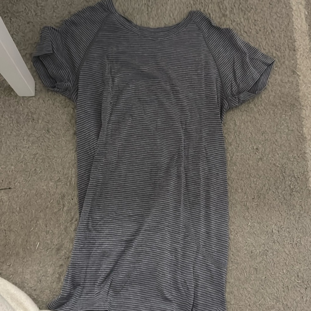 Grey Lululemon Swiftly Tech, Size 4 - image 1